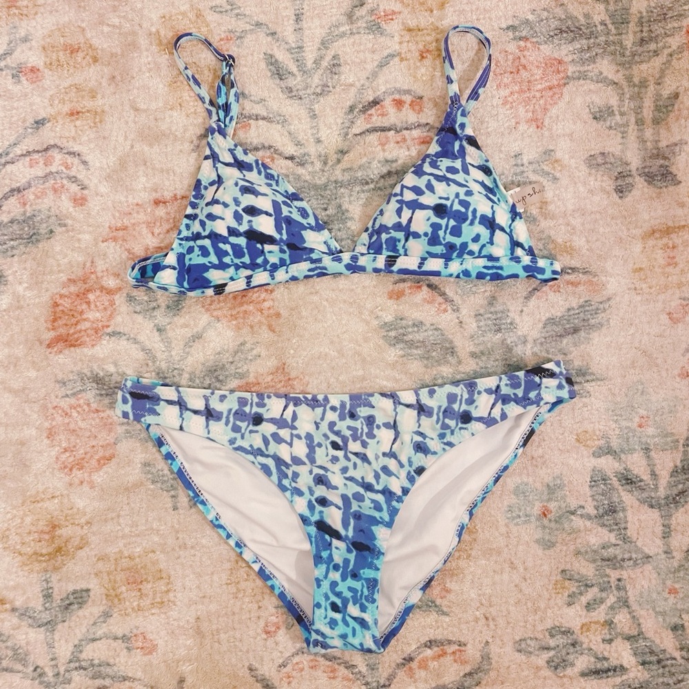 Cupshe Blue and White Bikini Set